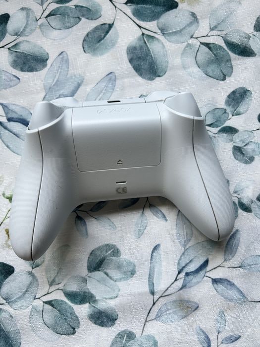 Xbox Series S- stan jak nowy