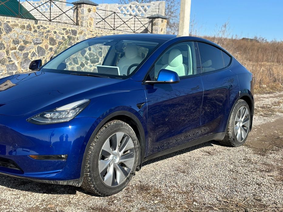 Tesla Model Y, 2021