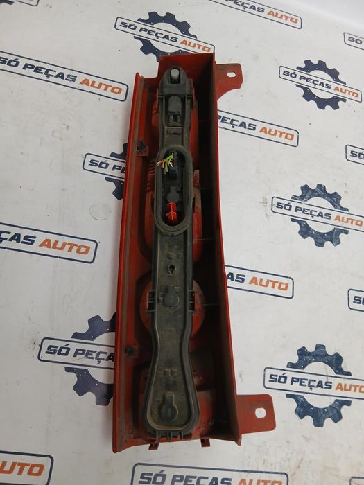 FAROLIM DIREITO BRANCO PEUGEOT EXPERT 1.6HDI ANO: 2008