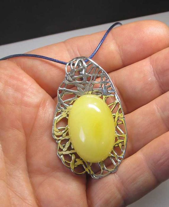 Wisiorek srebro 925 z bursztynem 12,90 gr