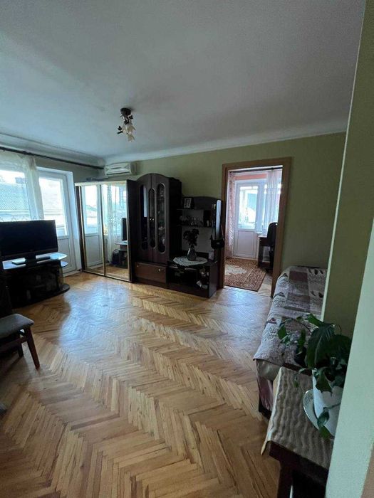 продаж 2-к квартири  вул. Коновальця