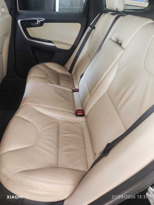 Volvo XC60 D5 2.4 AWD Summum 215 cv Automático — Nacional 17 490€