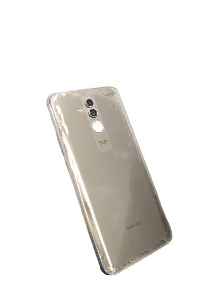 Huawei Mate 20 Lite com a traseira partida