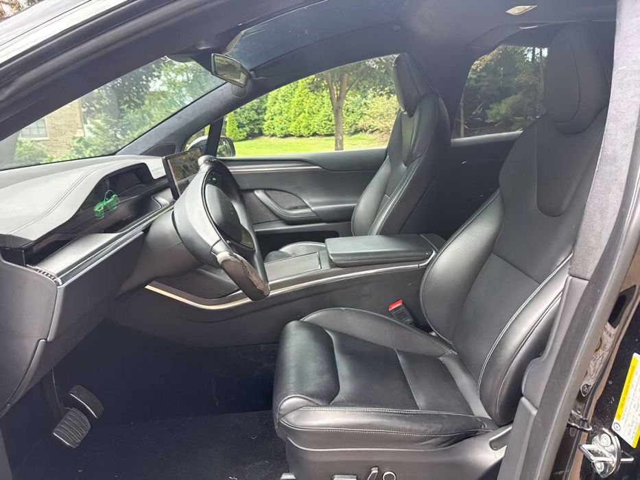 Tesla Model X      2022