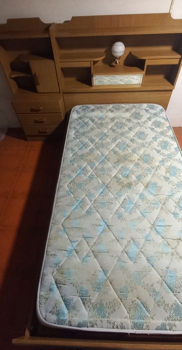 Cama de solteiro, o Colchão se quiser levar vai de oferta
