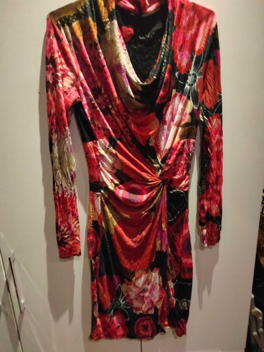 Vestido desigual, L