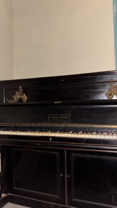 Piano Vertical Aucher Frères