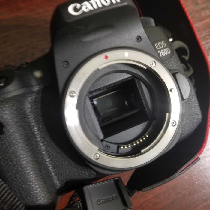 Фотоапарат Canon EOS 760D Body