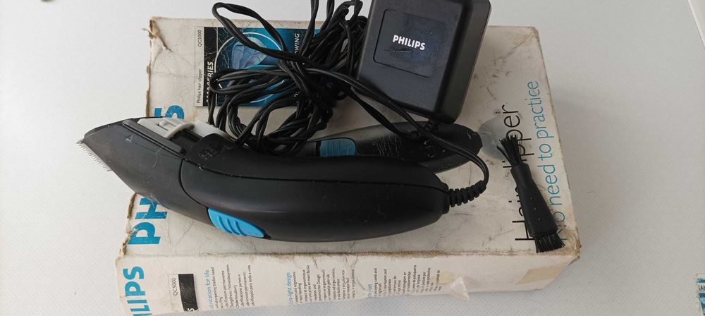 Máquina de cortar cabelo da Philips.