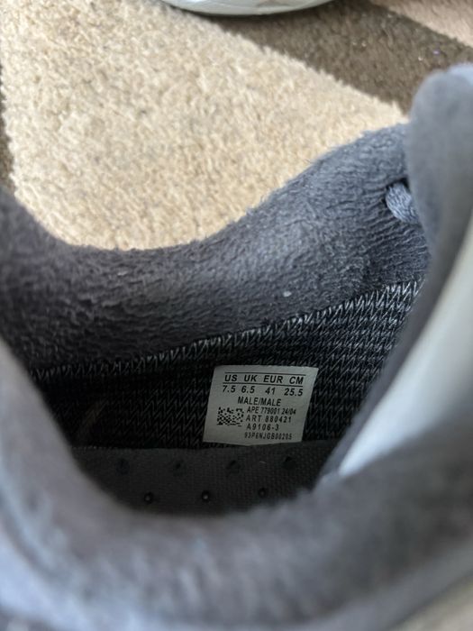 Чоловічі кросівки