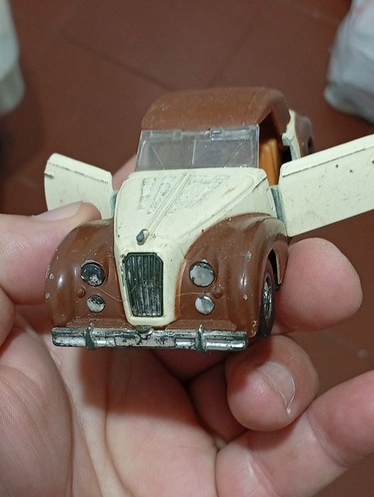 Carro Antigo Pequeno para colecção