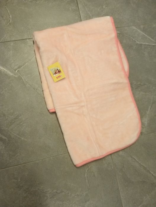 Kocyk różowy  110/80 nowy