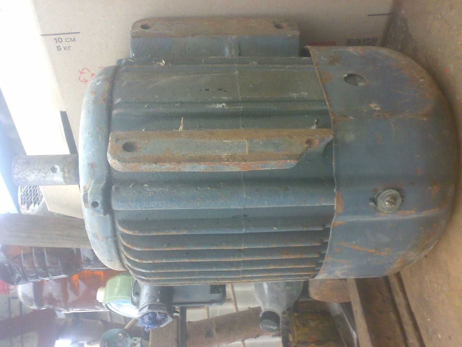 Электродвигатель 7.5 квт .2880 об мин 50 кг.АИР 112 УЗ.