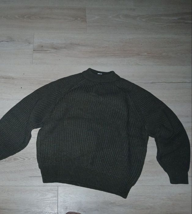 Жіночий в'язнаний  светр