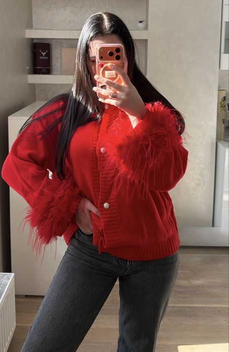 Трендовий светр із пірʼям, кофта з пірям