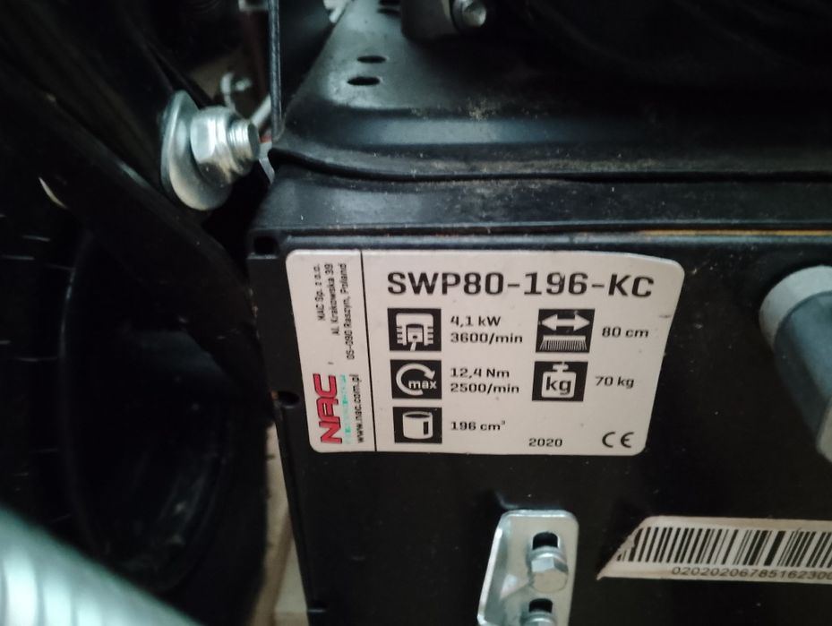 Zamiatarka spalinowa z napędem. NAC SWP80-196L- KC