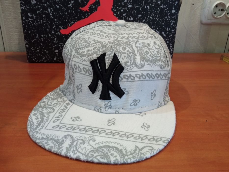 Продам бейсболку  bandan print New York Yankees New  Cap Paisley