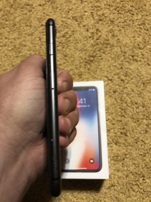 Продам IPhone 8 / 64ГБ