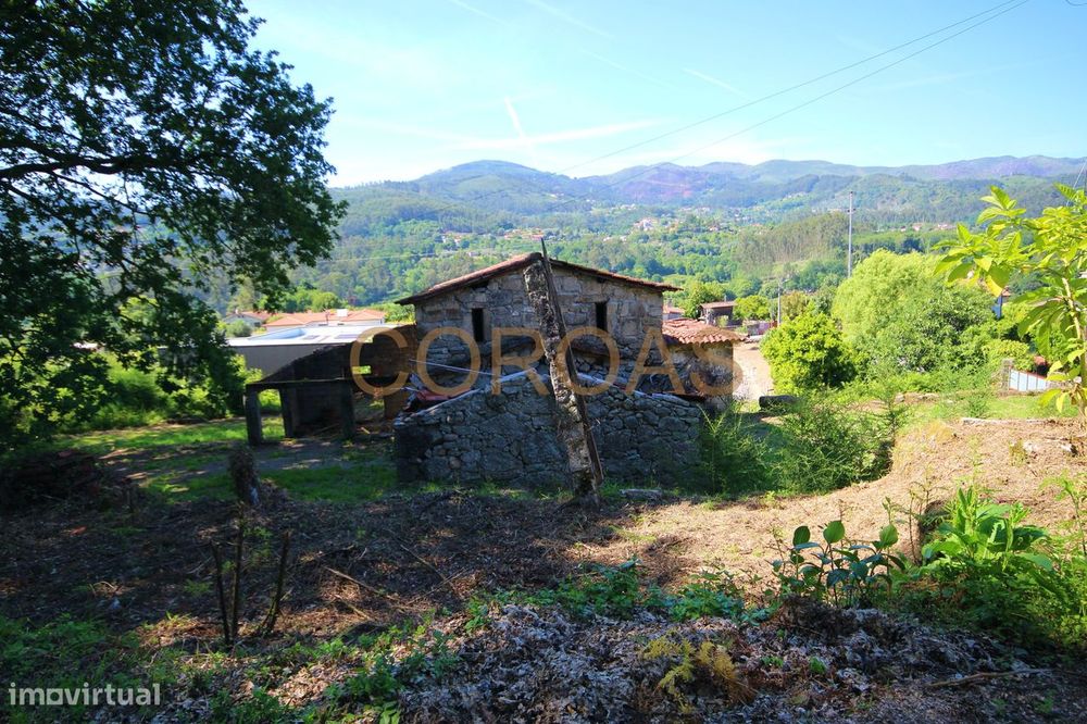 Ruina - Terras De Bouro - 1.450 M2 Terreno
Braga