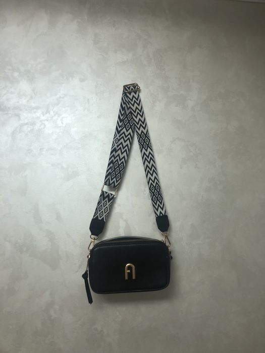 Жіноча Чорна сумка через плече З ремінц З ремінцем