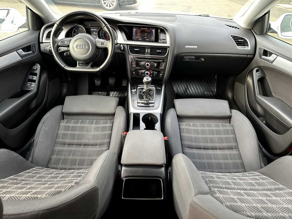 AUDI A5 SPORTBACK LIFT 2.0 TDI 177PS S-Line Bi-Xenon Led Navi PDC 18"