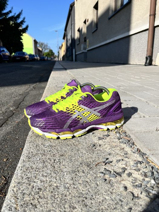 Кросівки ASICS GEL-Nimbus 17 бігові легкі та зручні