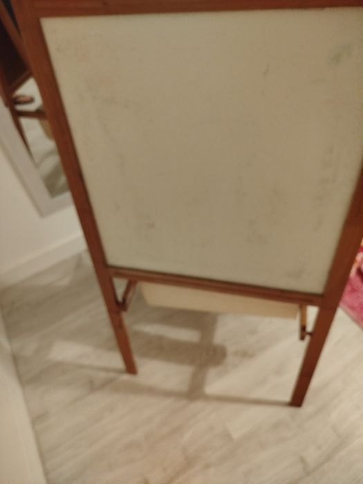 Vendo cavalete de giz e caneta