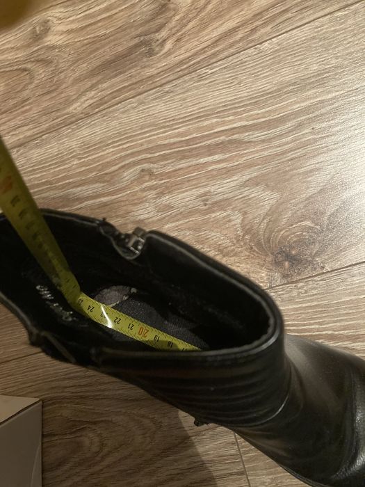 Botki na grubym korku