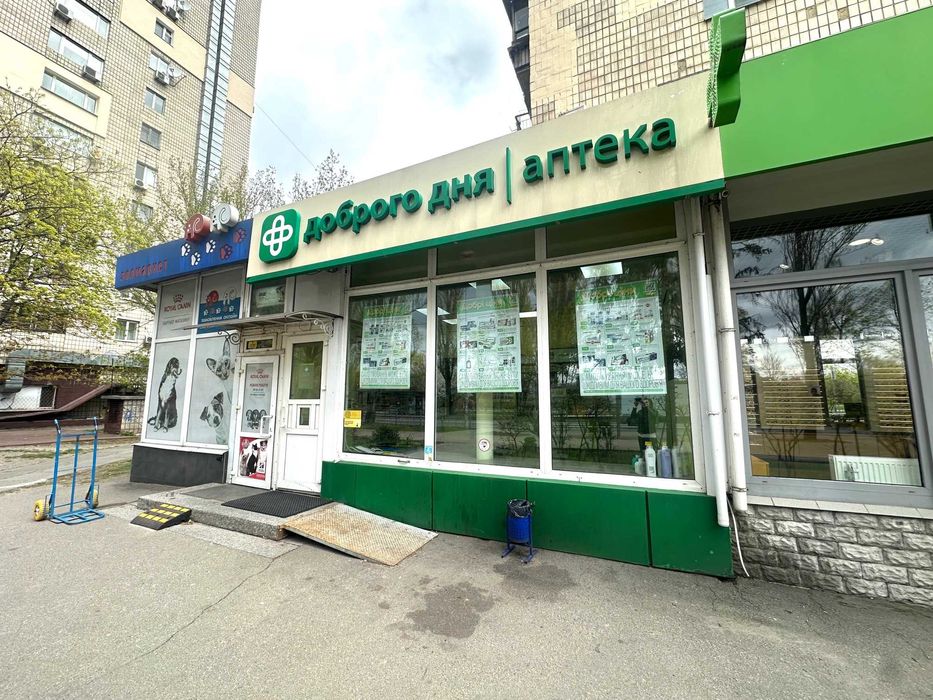 Оренда фасадного приміщення Русанівська Набережна. Магазин/салон