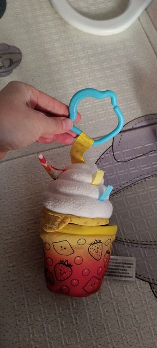 Підвіски на коляску ліжко playgro Melissa & Doug