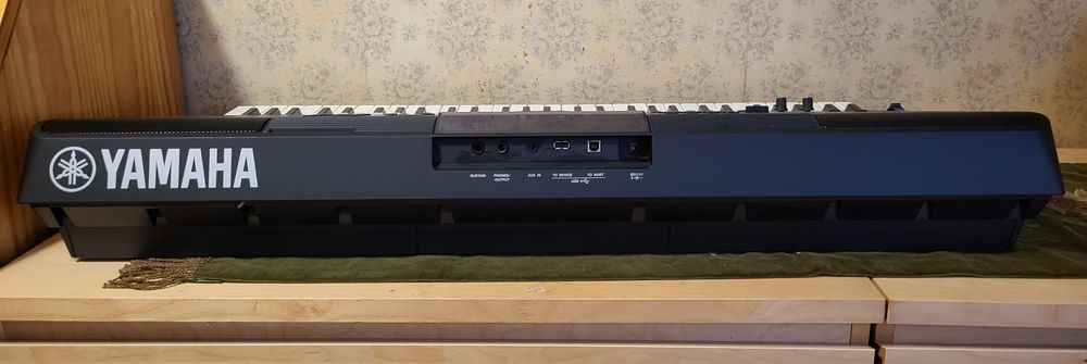 Teclado Yamaha PSR‑E453 – Como novo, pouco uso