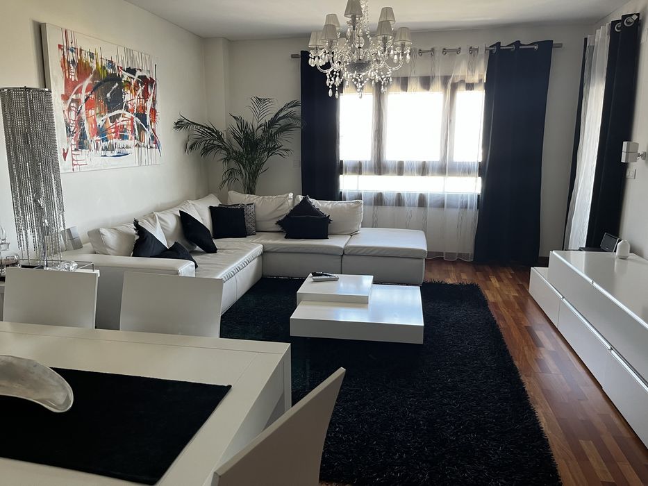 Conj Cortinados 2pares Pretos Blackout, 4 capas almof,1 centro mesa