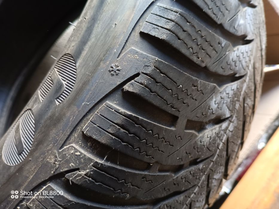 Зимова гума Goodyear 225 45 17