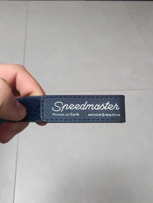 Omega x Swatch Mission To Earth MoonSwatch- SO33G100