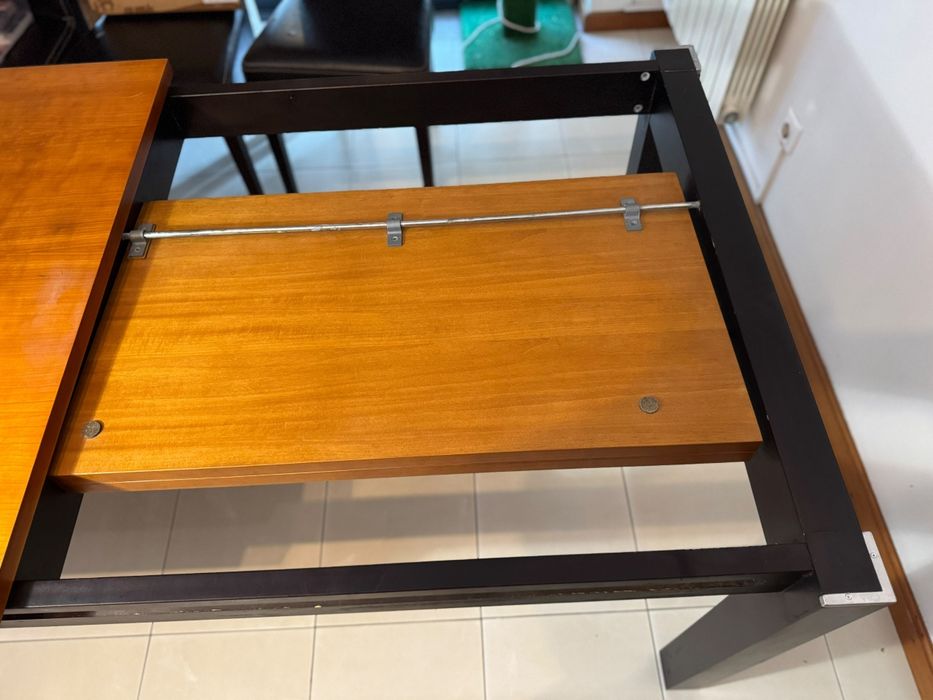 Mesa de jantar com 6 cadeiras