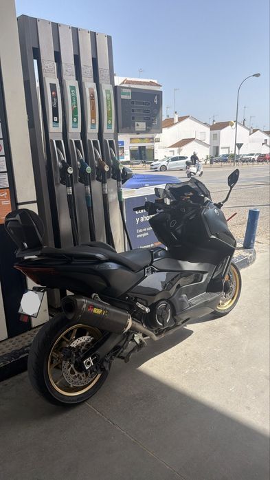 Tmax 560 tech max 2022