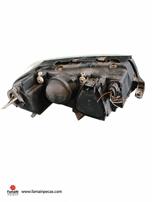 Ótica / Farol Esquerdo VW PASSAT B5.5 1.9 TDI (96 kW / 130 cv) [11.2000 - 05.2005]