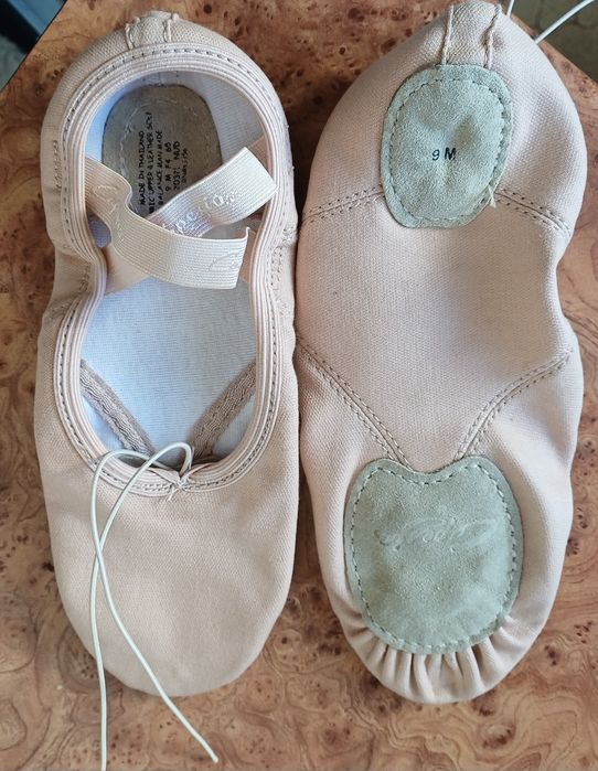 Чешки , балетки  " Сареsio" для танців