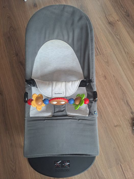 BabyBjörn Espreguiçadeira Bliss + Arco de Brinquedos Original