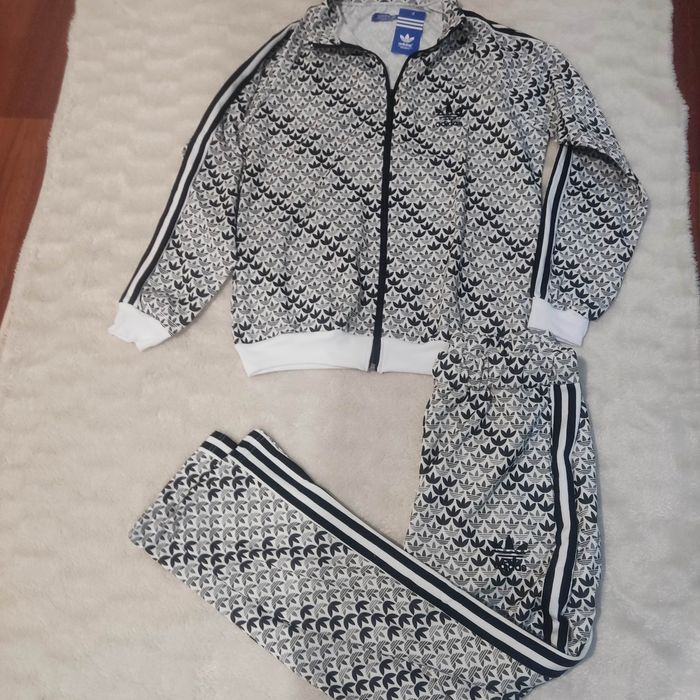 Fato de treino variados