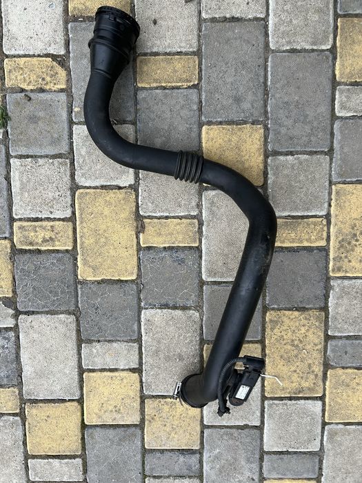 Продам патрубок надуву Рено