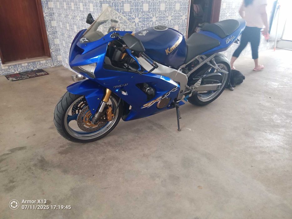 Kawasaki Ninja zx6r