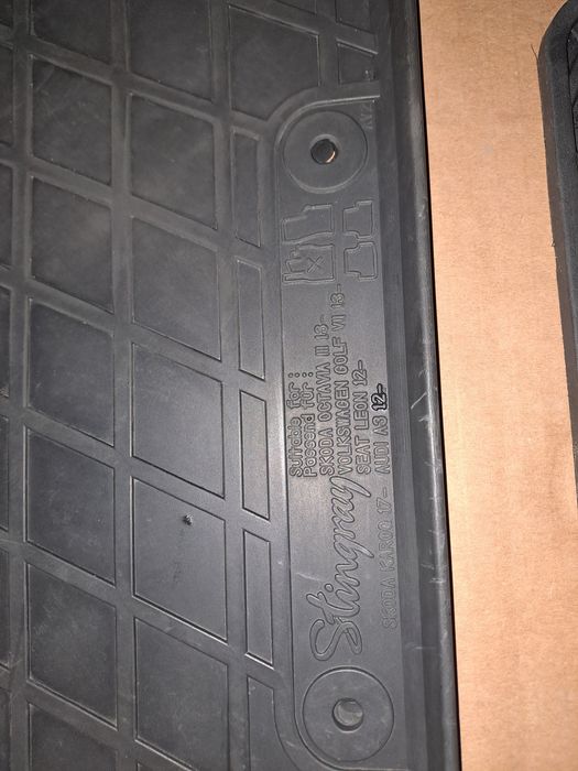 Килимки оригінальні гумові Шкода Октавія А7 ліфтбек