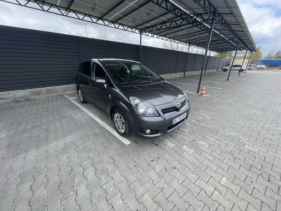 Toyota Corolla Verso 2.2 дизель 6КПП