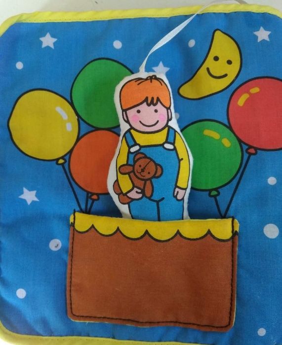 Livro em tecido sobre a Casa - com Bonecos Para Crianças