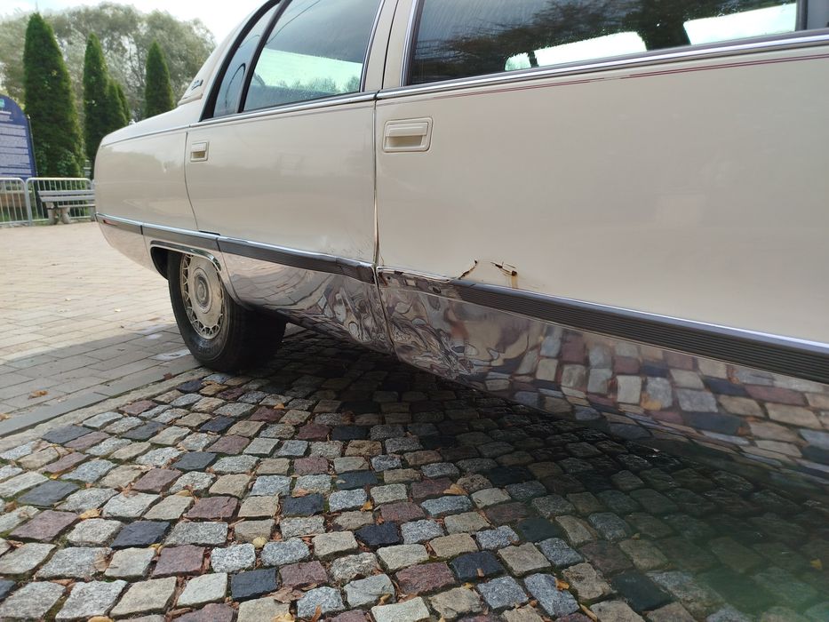 Cadillac Fleetwood Limuzyna V8 5.7 LT1
