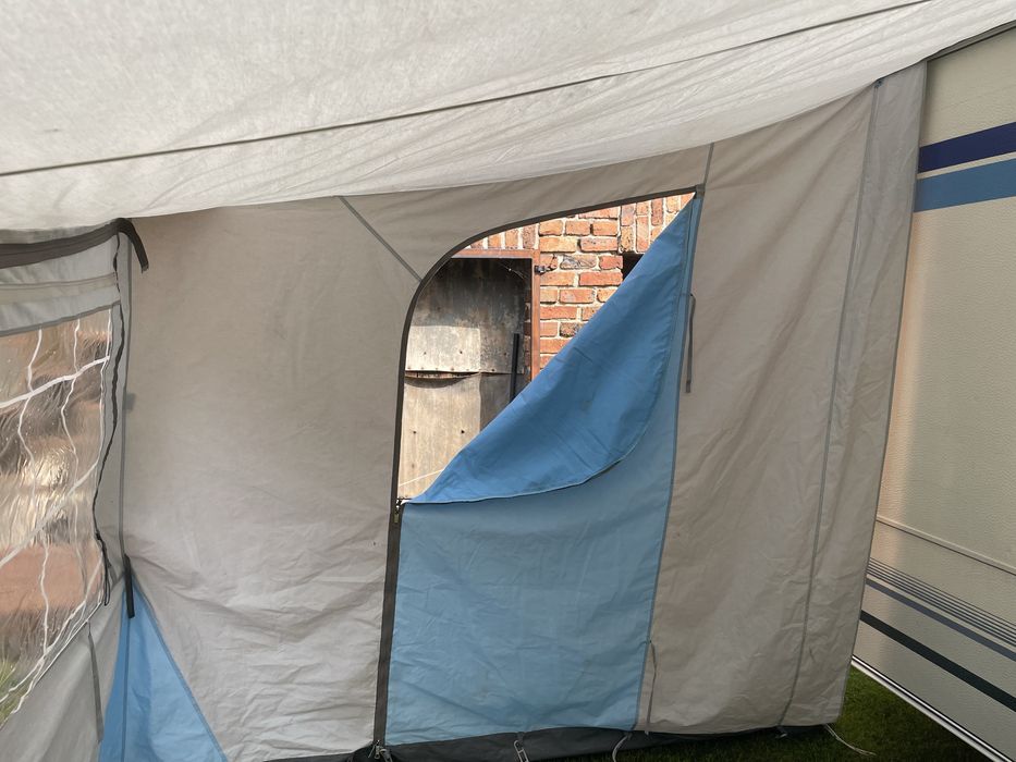 Namiot przedsionek do przyczepy