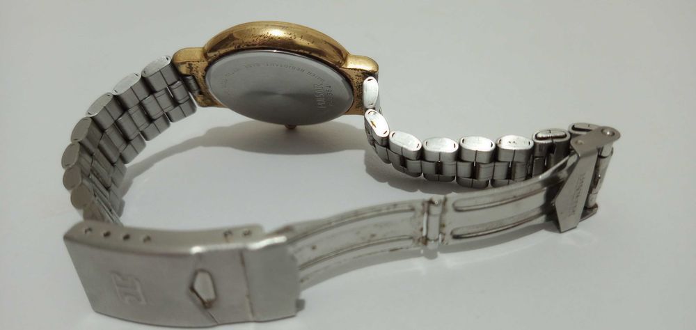 Pulsar dourado quartz 40€