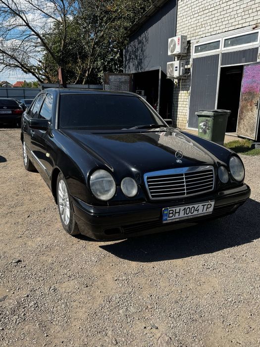 Продам Mercedes-Benz 2л Газ-бензин Автомат