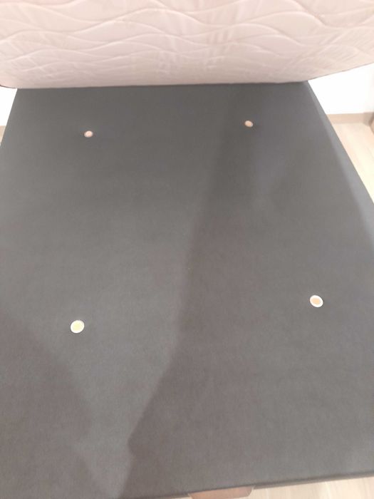 Cama box, dois meses de uso na garantia